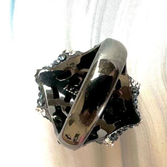 Akkad Bold Blue Crystal Statement Ring - Picture 7 of 11